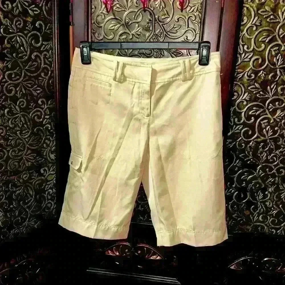 IZOD XFG Stretch SHORTS Ladies 6 Beige